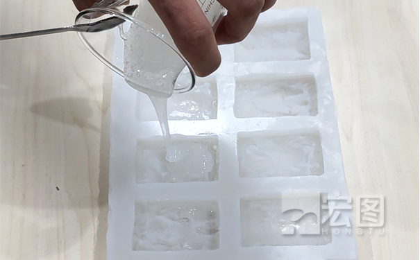 硅膠模具能倒液體硅膠嗎？