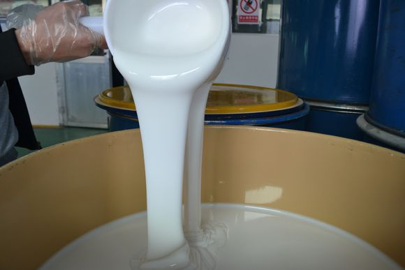 食品級(jí)模具硅膠是白色的嗎 ？